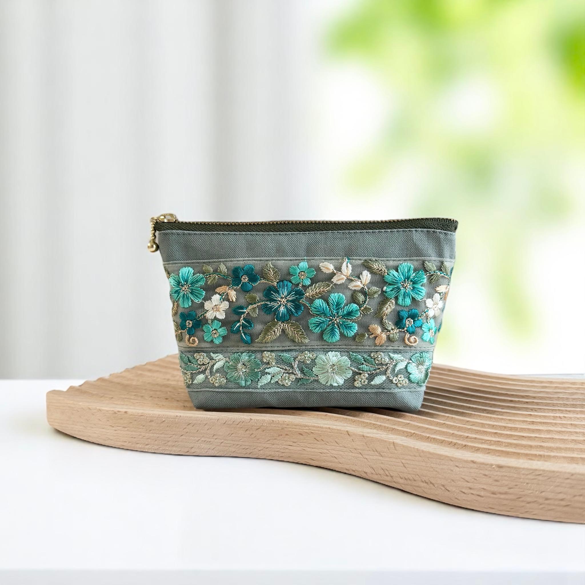 エメラルドグリーン/インド刺繍◆外ポケット付きマチ付きポーチ/マルチポーチ【S】1枚目の画像