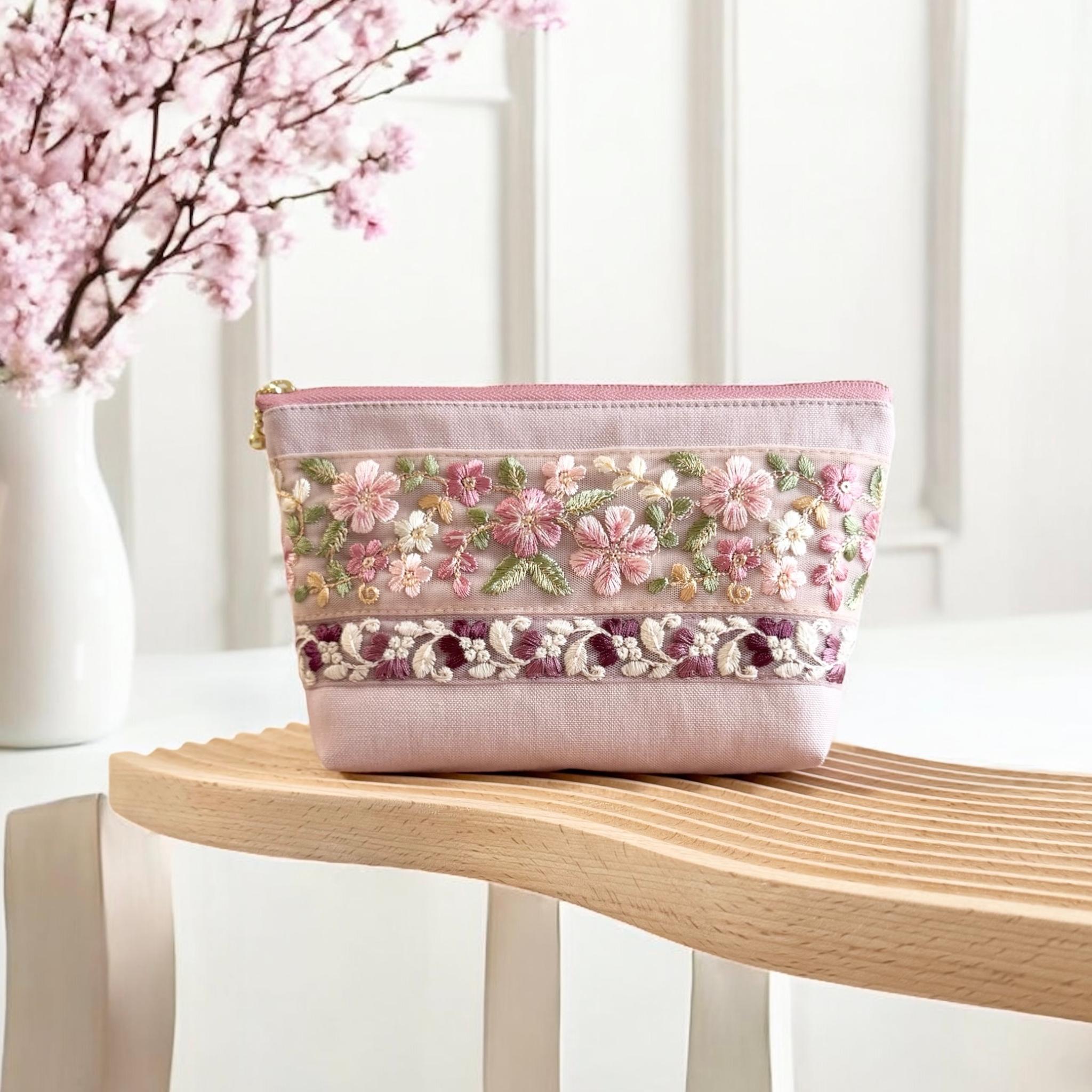 桜/インド刺繍◆外ポケット付きマチ付きポーチ/マルチポーチ【L】1枚目の画像