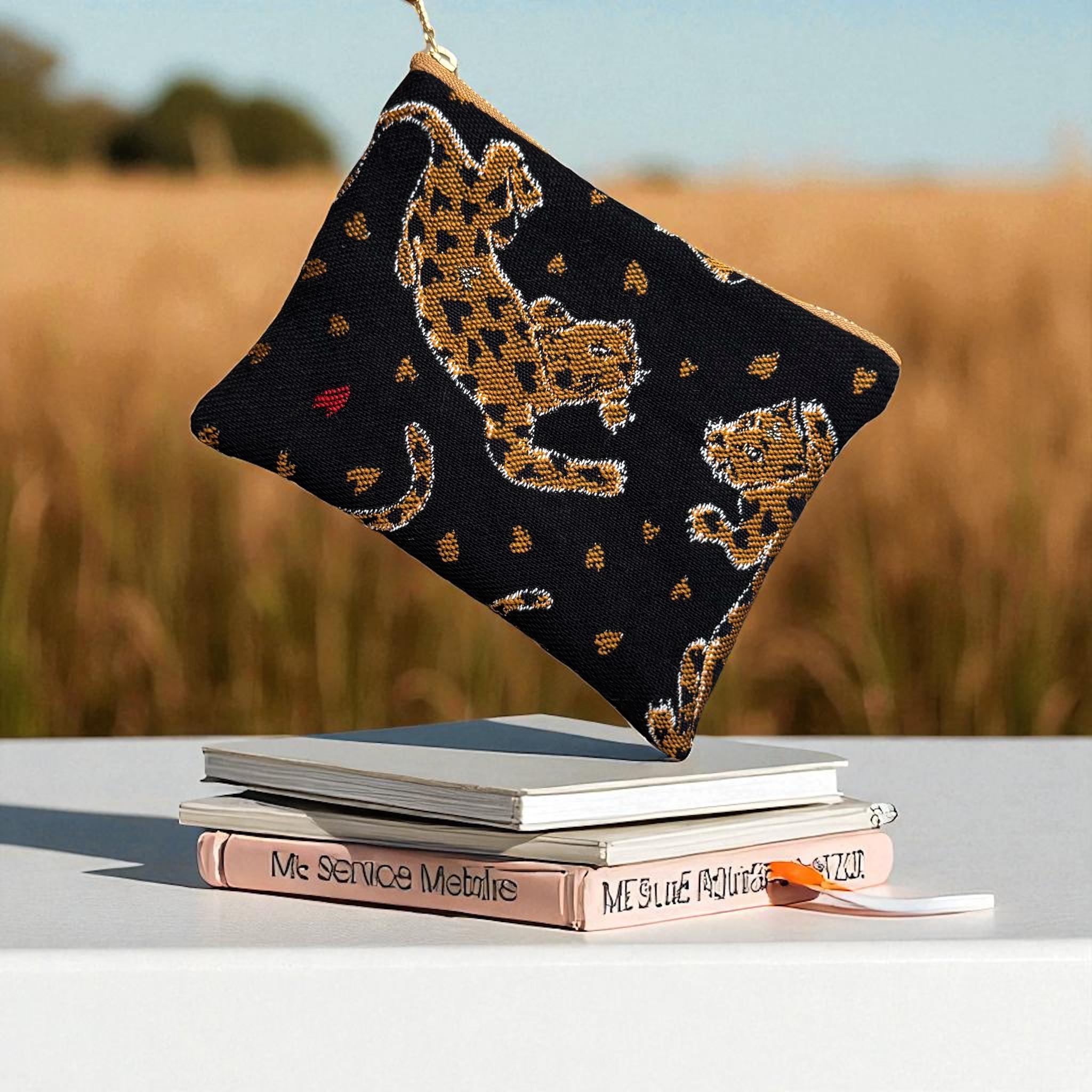 フランス生地/ヒョウとレオパード柄/ジャガード織り/フラットポーチ/マルチケース【２種類から選べます】 | 4枚目