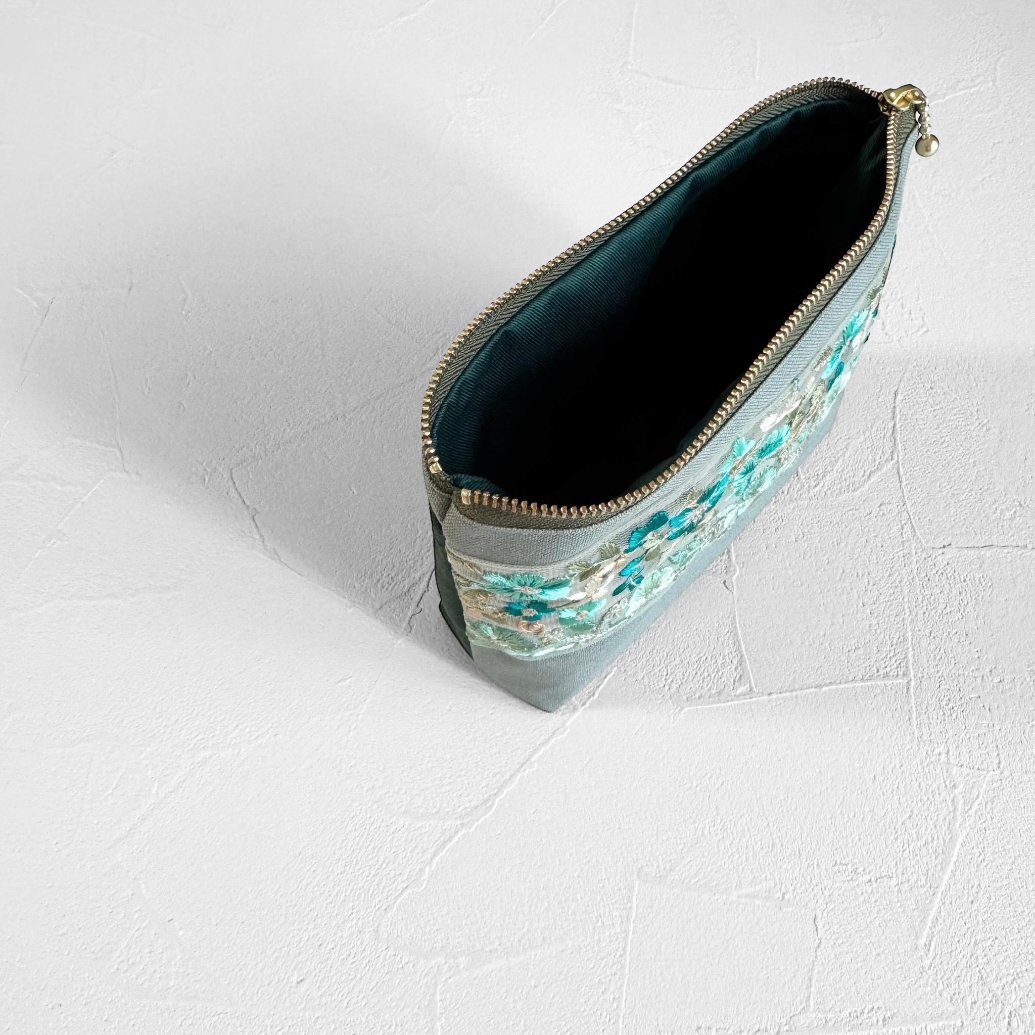 エメラルドグリーン/インド刺繍◆外ポケット付き大きめサイズのマチ付きポーチ/マルチポーチ【L】 | 3枚目