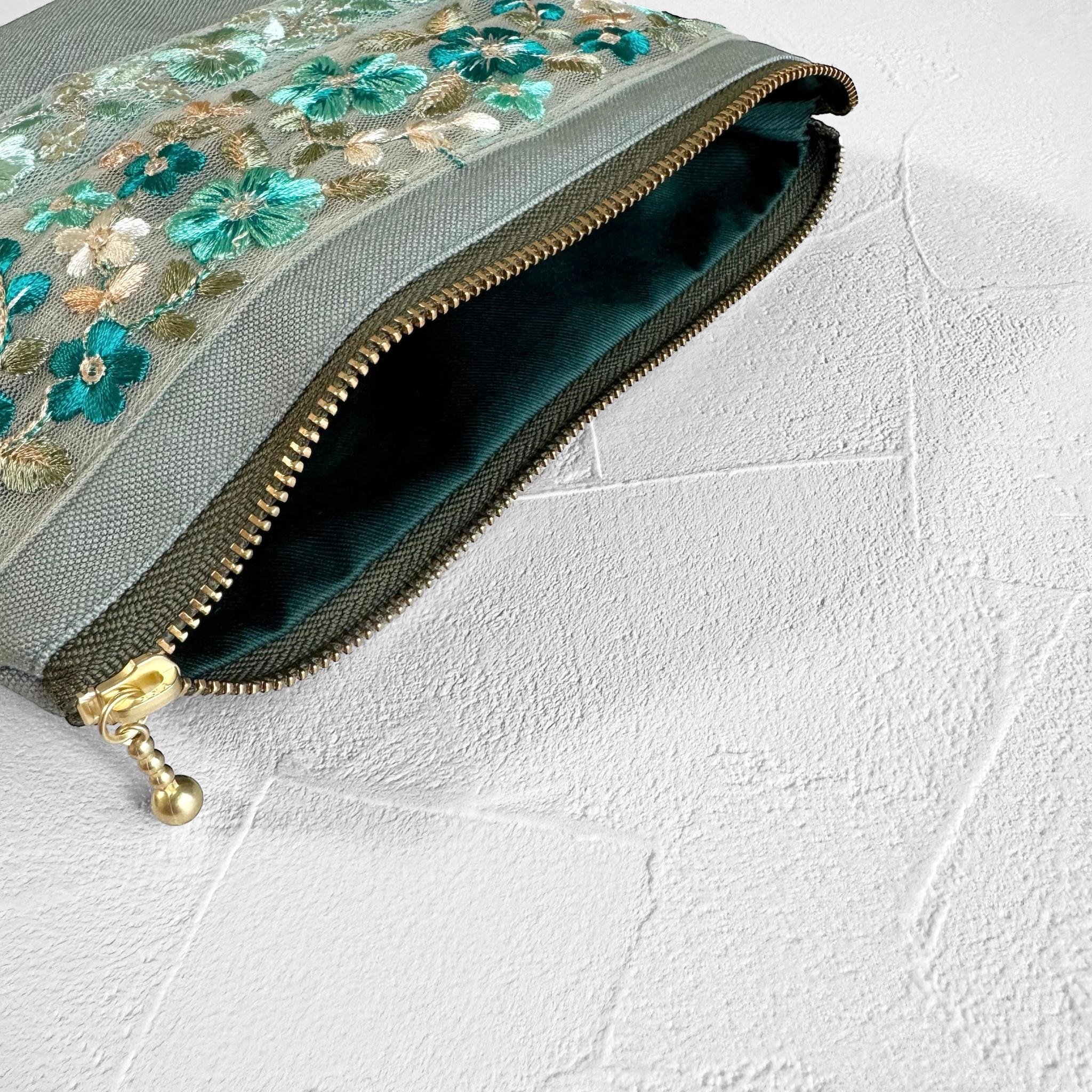 エメラルドグリーン/インド刺繍◆外ポケット付き大きめサイズのマチ付きポーチ/マルチポーチ【L】 | 4枚目