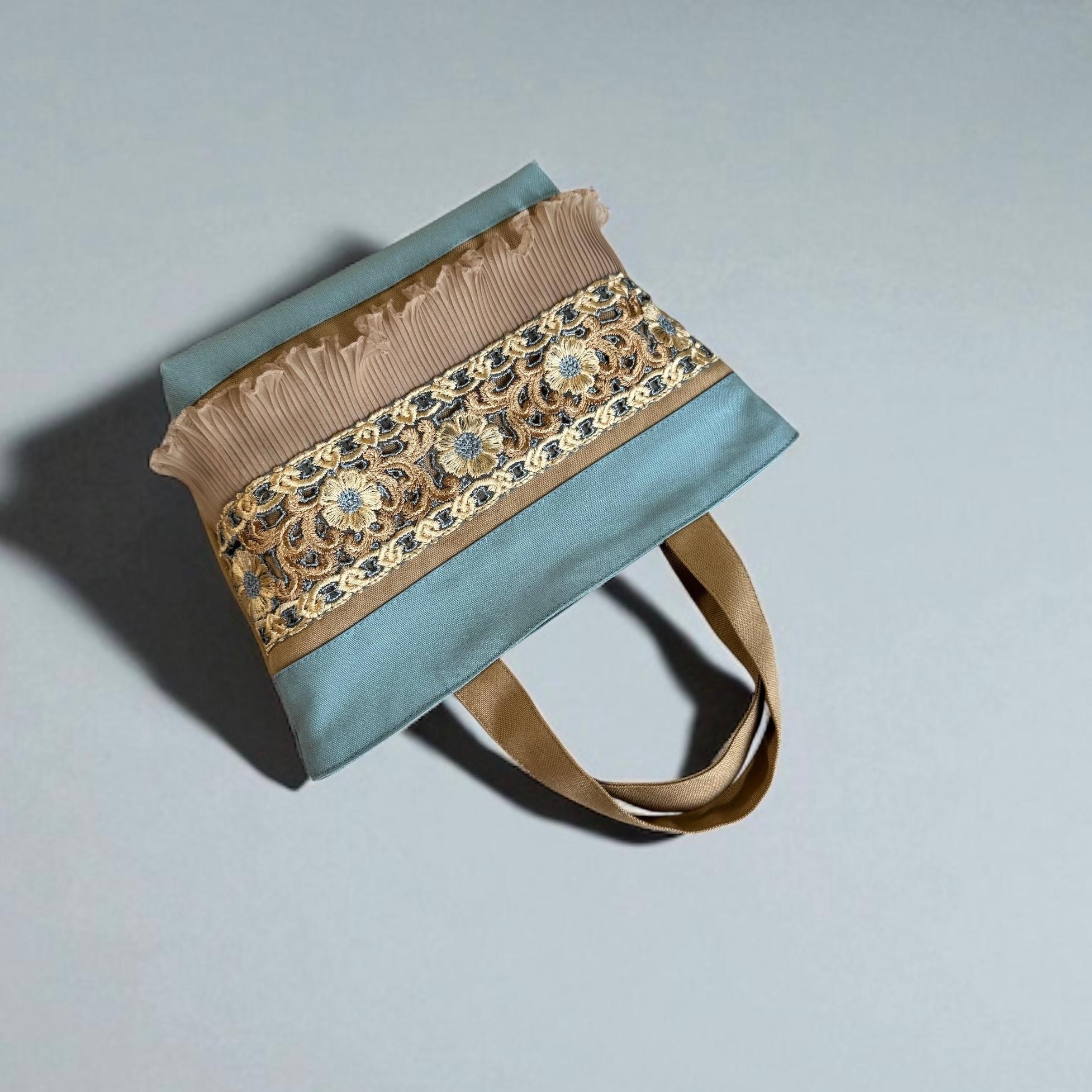 インド刺繍×フリル× 帆布/トートバッグ(ベージュ×ブルー) | 6枚目