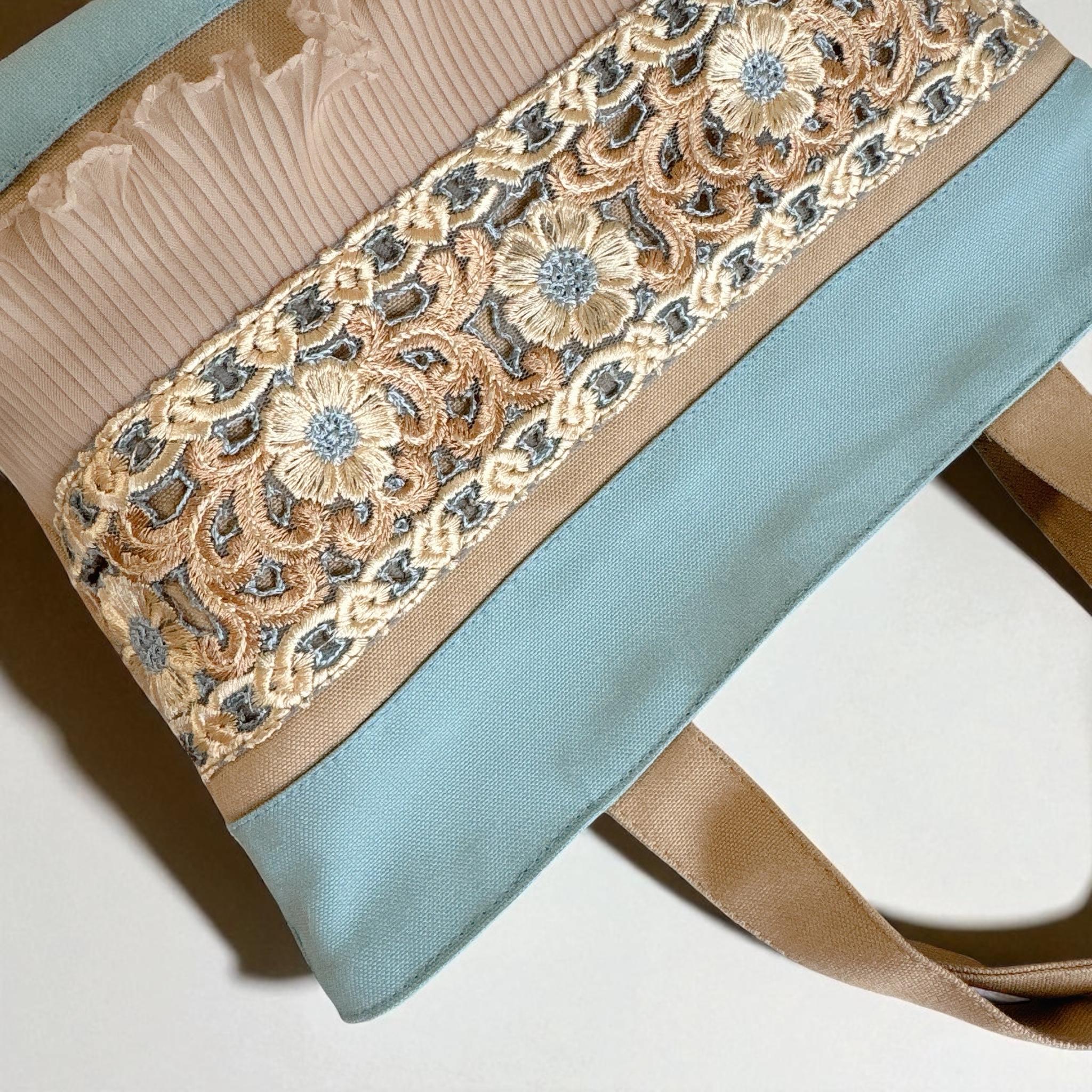 インド刺繍×フリル× 帆布/トートバッグ(ベージュ×ブルー) | 7枚目