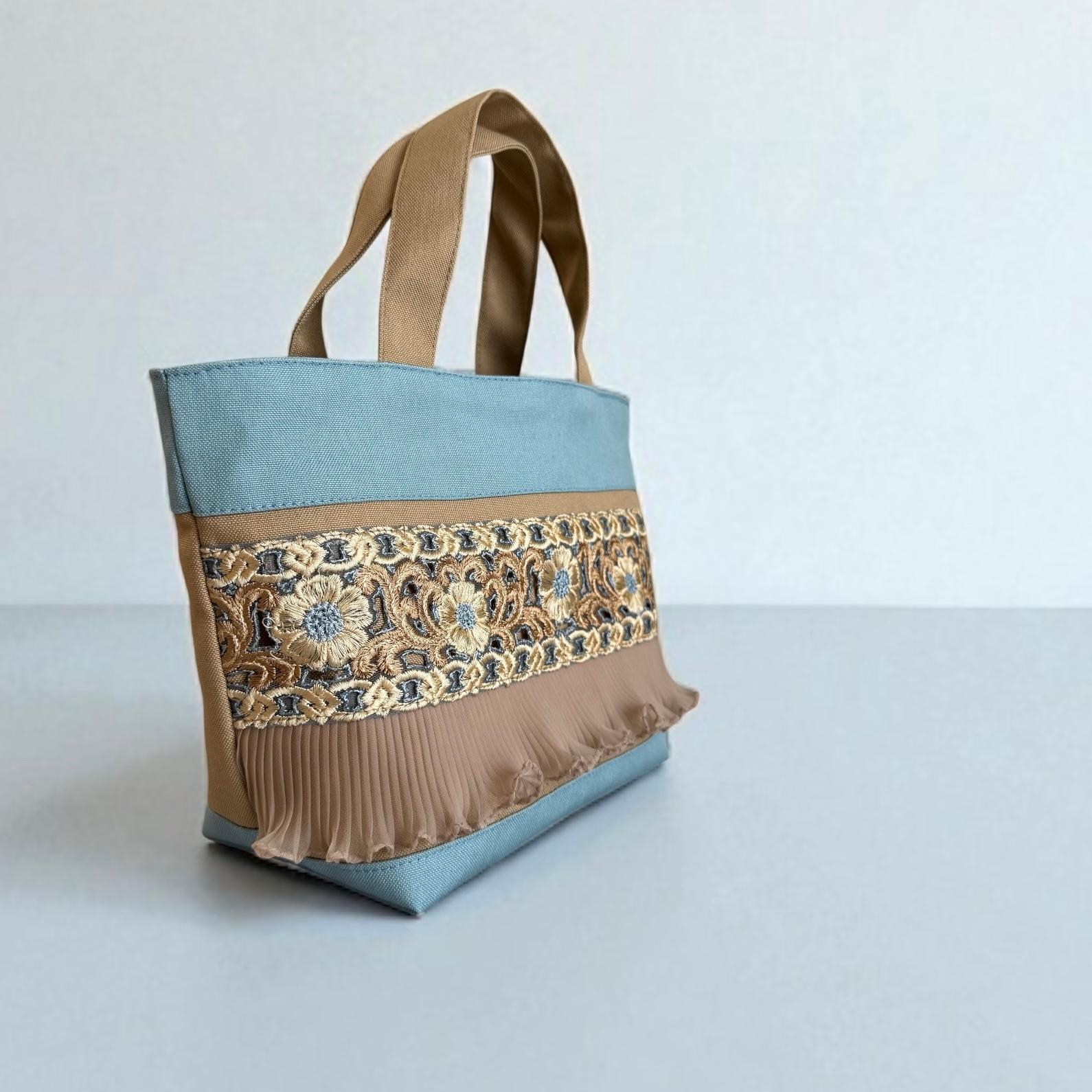 インド刺繍×フリル× 帆布/トートバッグ(ベージュ×ブルー) | 8枚目