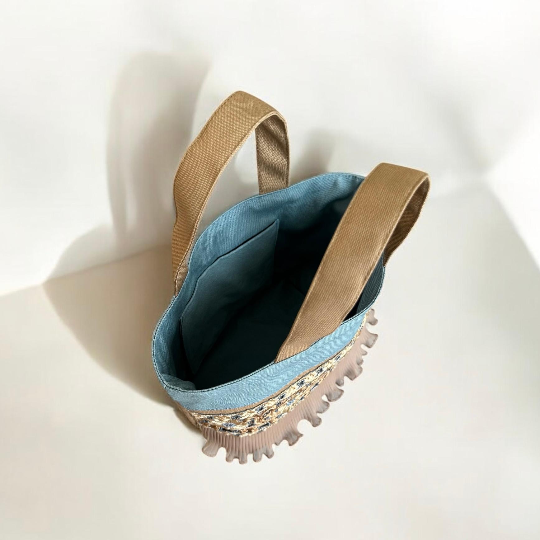 インド刺繍×フリル× 帆布/トートバッグ(ベージュ×ブルー) | 9枚目